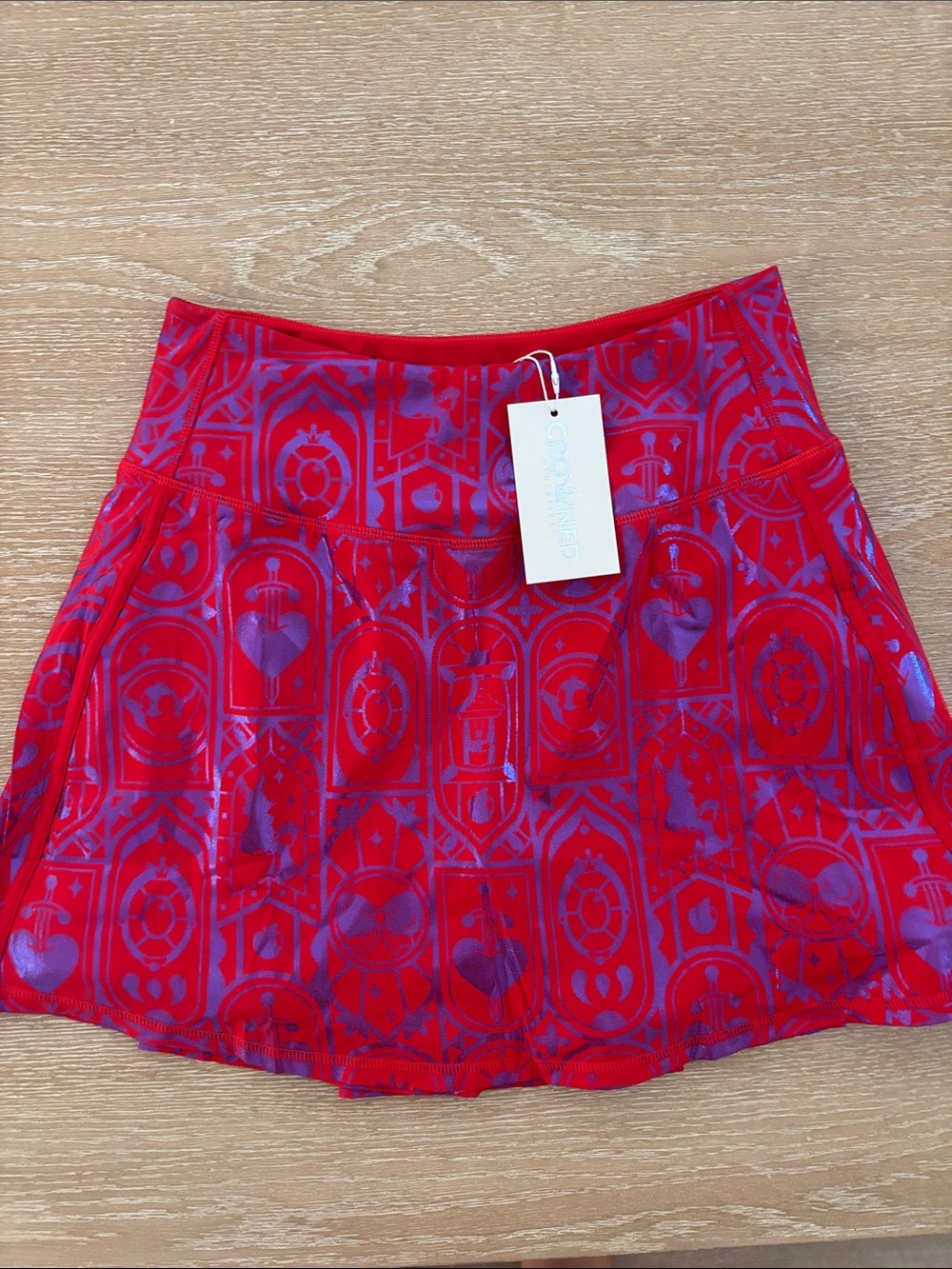 NWT CROWNED ATHLETICS RARE SNOW WHITE RUNDISNEY DISNEY SKIRT SKORT MEDIUM RED